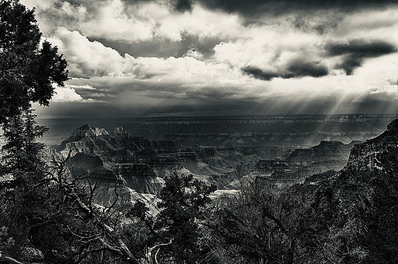 Incoming Storm_Bright Angel Point_B&W